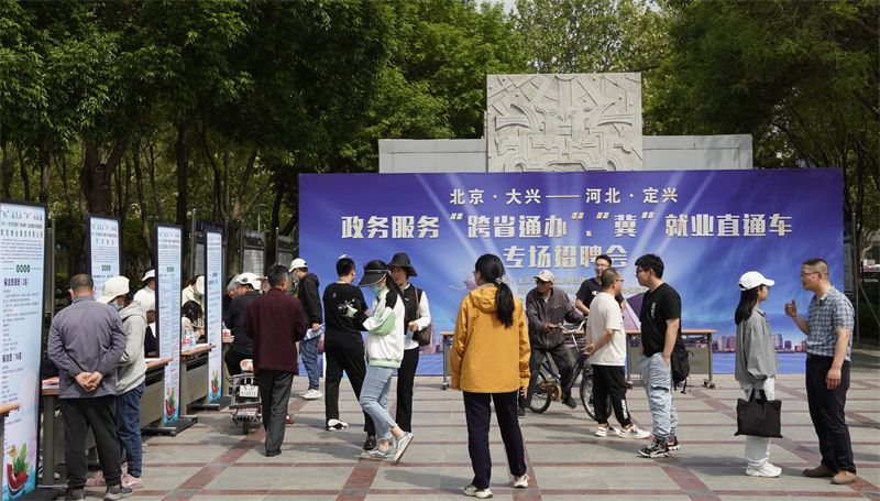 最新油价,泾川县最新招聘,最新健身减肥,最新油价、泾川县最新招聘与健身减肥趋势的综合探讨