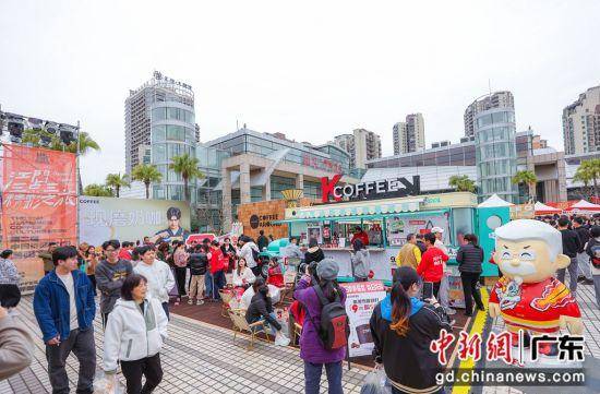 qq最新版本下载,李丽莎最新视频福利,江门最新街景,探索数字世界的新面貌，QQ最新版本、李丽莎最新视频福利与江门新貌街景