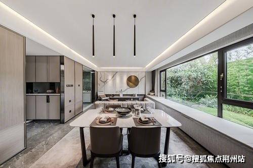 四虎成人精品一区二区免费网站:01-21-24-29-37-41F：04,探索四虎成人精品网站，一区二区的免费内容与特色（01-21-24-29-37-41F）