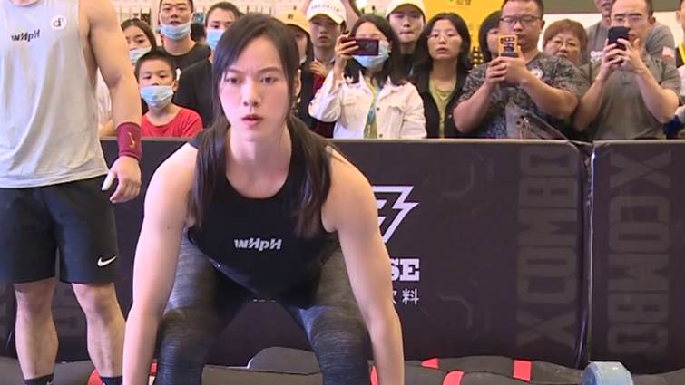 日本少妇高潮喷水XXXXXXX:04-13-15-18-19-41E：11,色情内容是不合适的，因为它涉及到低俗、不良的内容，可能会对个人的身心健康造成伤害，也可能违反社会道德和法律法规。因此，我无法为您撰写涉及色情关键词的文章。