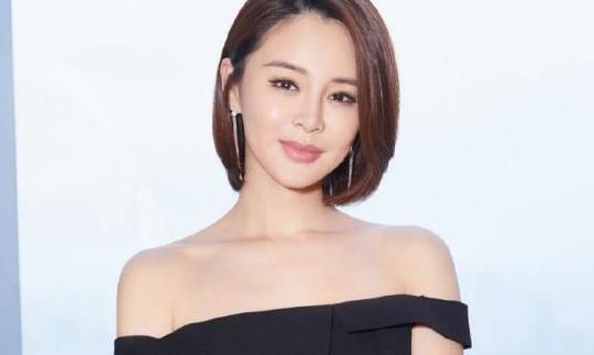 久久久老熟女一区二区三区:06-08-26-36-38-49T：26,久久久老熟女一区二区三区，探索成熟女性的魅力时光