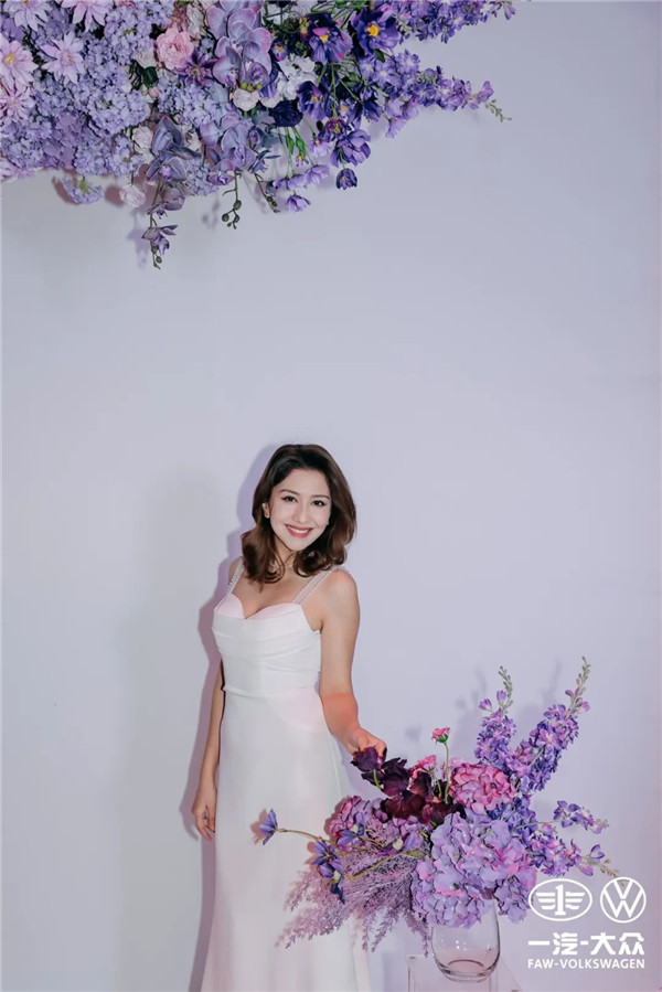 亚洲爱婷婷色婷婷丁香五月:08-13-18-41-45-46M：11,亚洲的爱，婷婷色与丁香五月，一场时空交织的诗意之旅