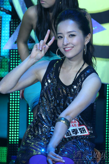 亚洲碰碰人人AV熟女天堂:07-14-26-35-46-48G：35,亚洲熟女天堂，探索成人娱乐的新领域