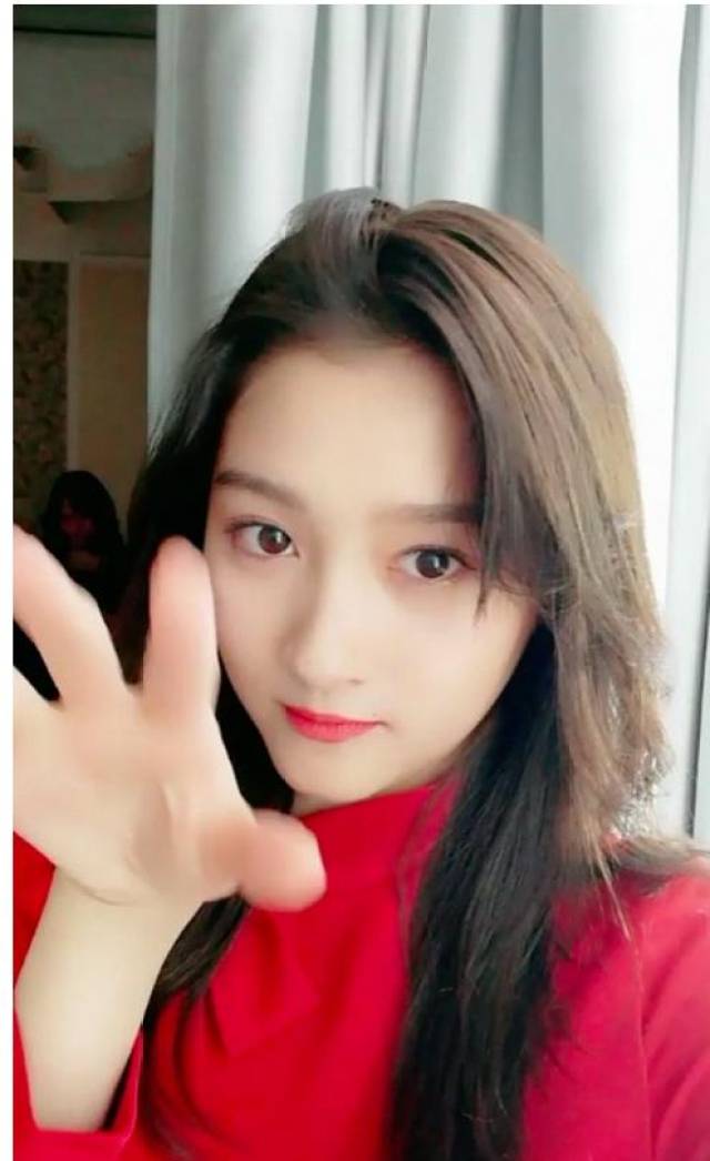 国内自拍视频青青在线视频:17-20-24-30-32-49G：46,探索国内自拍视频的新视界，青青在线视频的魅力时光