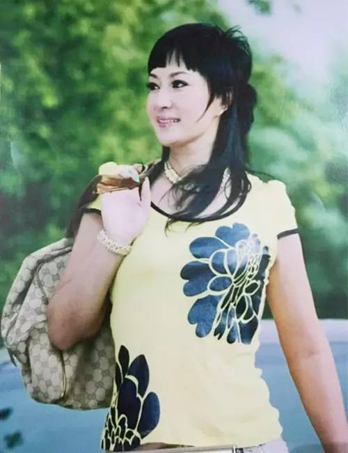 人妻少妇伦在线无码:03-07-16-33-37-48Z：30,探索人妻少妇的内心世界，在线伦理的边界与挑战