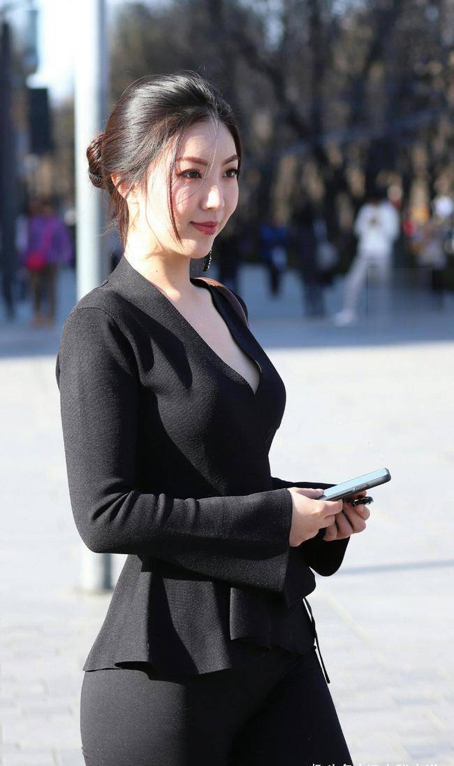 丰满成熟妇女毛茸茸:03-16-18-36-37-40L：37,丰满成熟妇女的魅力，探索毛茸茸的诱惑与韵味