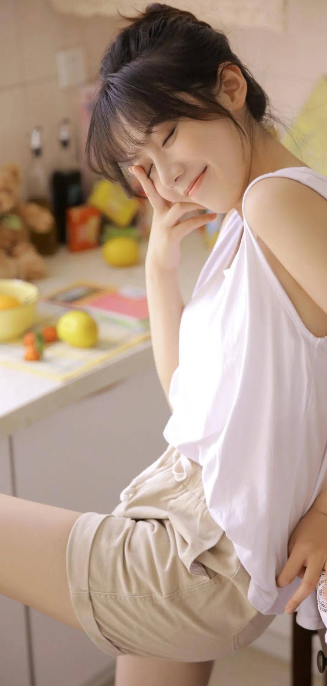 国产美女裸体无遮挡免费视频:05-23-26-28-36-41L：07,关于国产美女裸体无遮挡免费视频的探讨（警惕网络风险，远离不良内容）