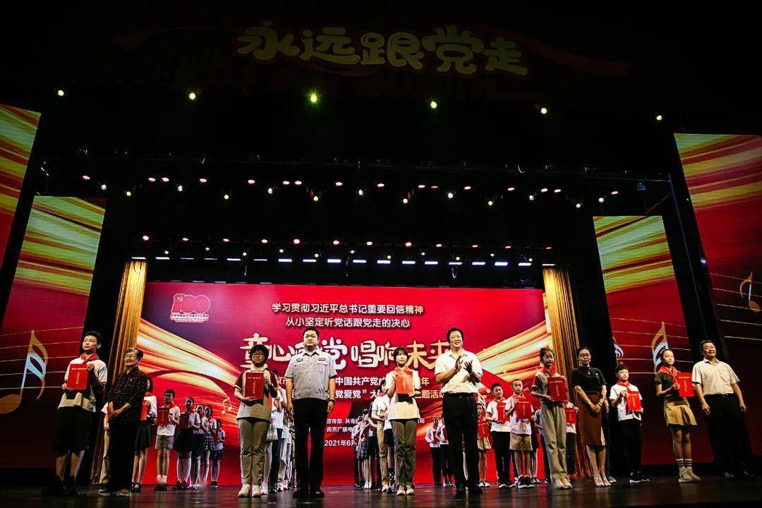 成 人 黄 色 a v 播放 免费:04-06-24-27-29-46T：16,免费成人黄色影音播放，探索与警示