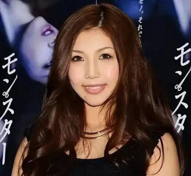 蜜国产精品JK白丝AV网站:01-08-18-21-24-37B：27,色情内容是不合法的，违反我国相关的法律法规。我们应该遵守法律和道德准则，远离色情内容。如果您有其他有益身心的娱乐需求，可以寻找一些正规的平台或文化活动，例如观看电影、参加体育运动、学习知识等，以丰富您的生活。