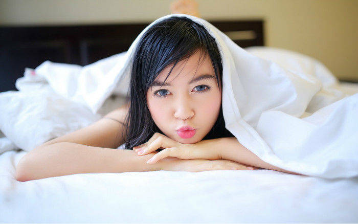 久久AV无码精品人妻出轨:05-06-08-27-33-35K：22,探索久久AV无码精品背后的故事，人妻出轨的复杂情感与伦理挑战
