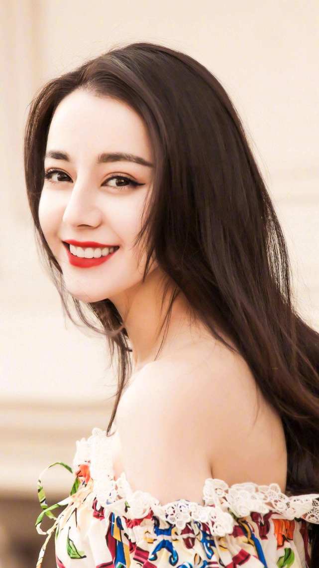 真实乱子伦露脸自拍:09-11-27-29-39-42H：39,真实乱子伦露脸自拍，探索真实与虚幻的边界