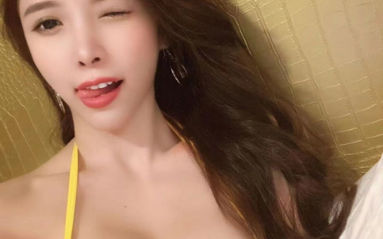 少妇被粗大的猛烈进出VA视频:11-20-23-26-32-47L：24,探索情感边缘，关于少妇与猛烈进出VA视频的思考