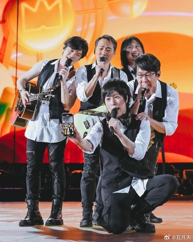 99久久国产综合精品五月天喷水:09-18-25-27-38-48J：41,探索99久久国产综合精品的魅力，五月天喷水现象深度解析