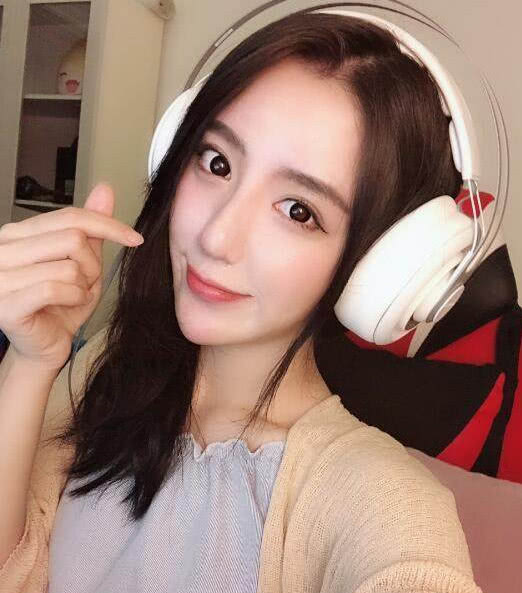 美女裸体无遮挡免费视频在线观看:06-24-25-37-46-49Z：09,关于网络内容与道德伦理的探讨，警惕不良视频的影响